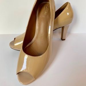 Clark’s Women’s Nude Pumps Beige/Cream Size 8